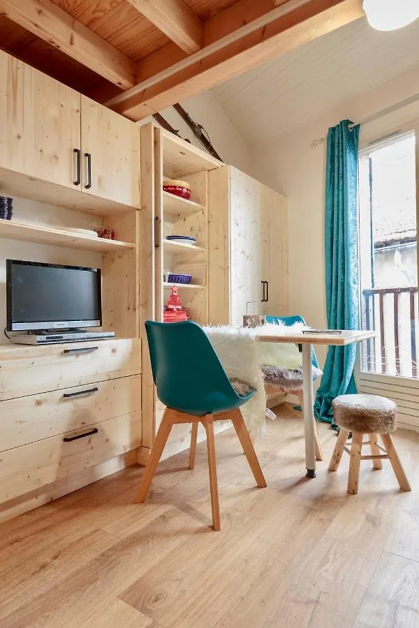Appartement ∞ Hyper Centre ∞ La Marmotte ∞ Petit T2 ∞ Entree24H/24 ∞ Pres Ski/Cure ≈Ax-Les-Thermes≈ Wifi ∞